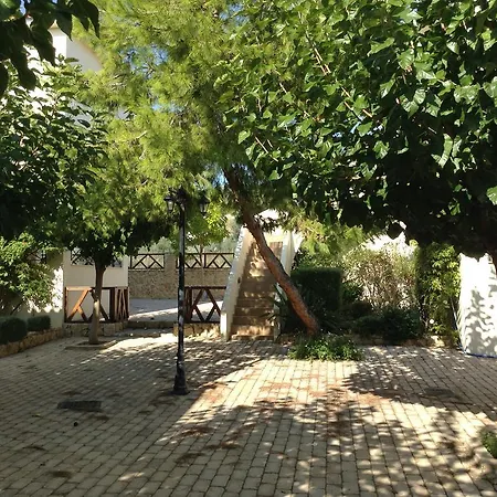 Villa Bayview Village *